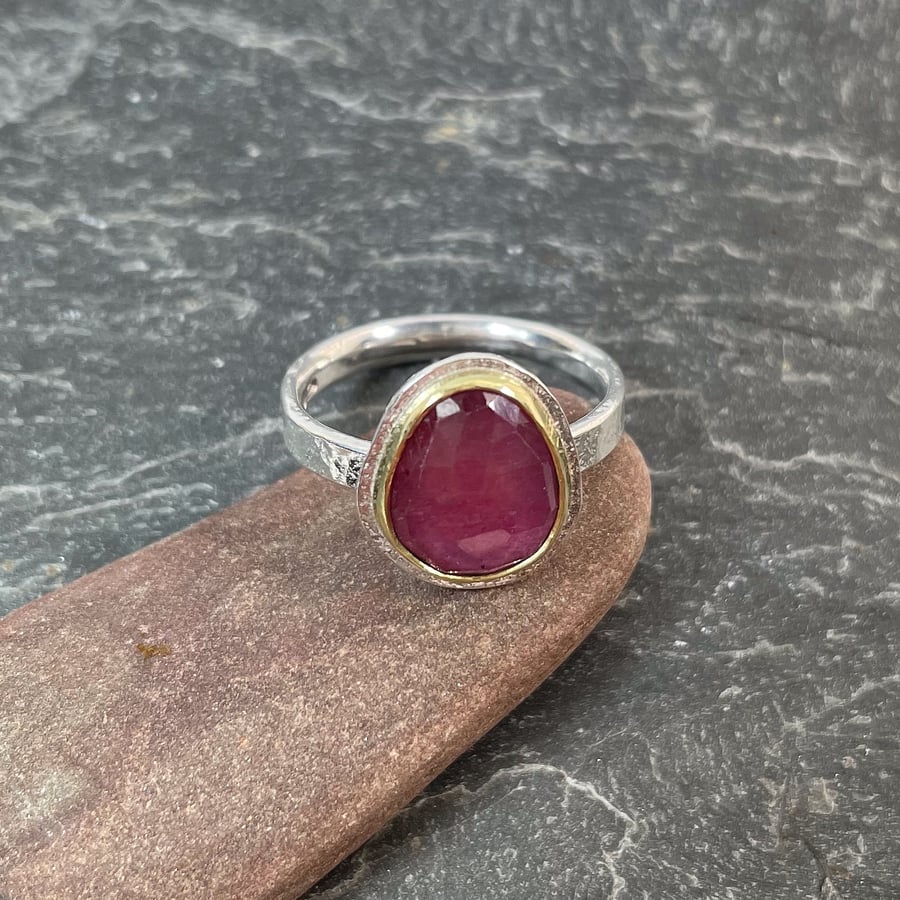Sterling silver, 18ct gold and ruby Polki ring size UK O