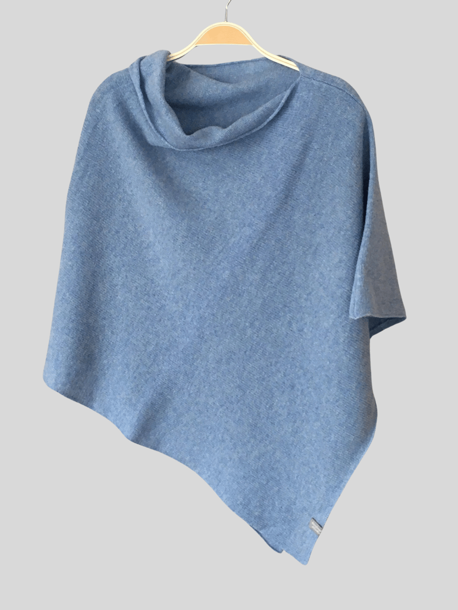 Poncho soft merino lambswool light blue 