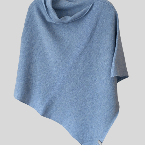Poncho soft merino lambswool light blue 