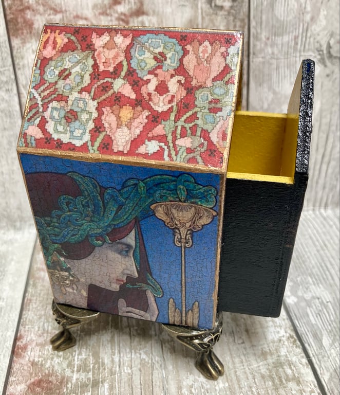  Art Nouveau Medusa House Shaped Trinket Jewellery Box Tealight Holder