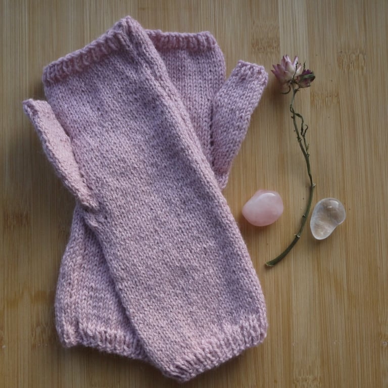 Blush pink knit fingerless gloves