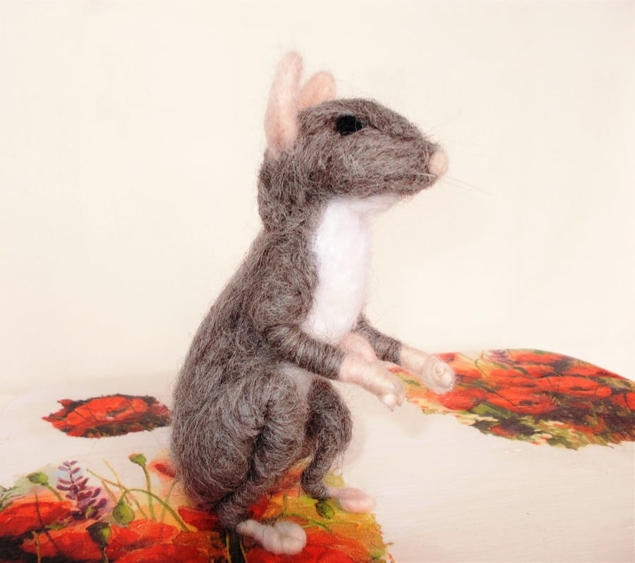 Needle Felted Mouse 