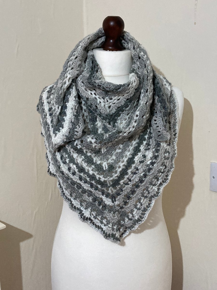 Shells Crochet Shawl