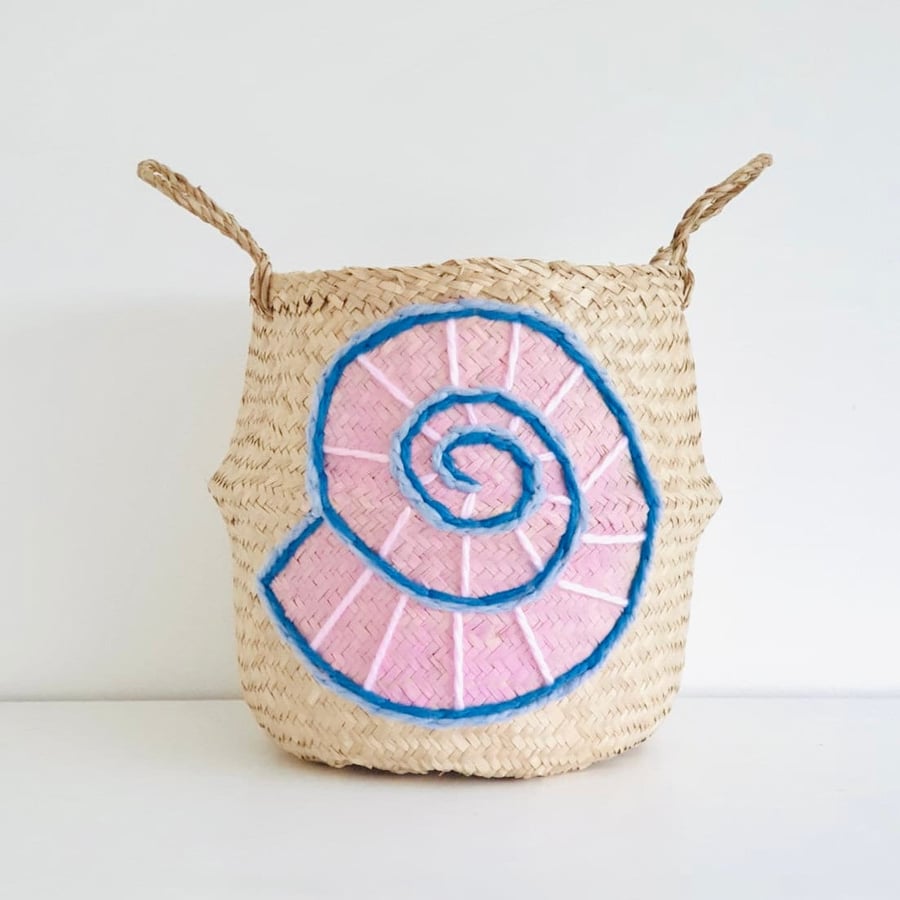 Pink Shell seagrass belly basket for kids toy storage