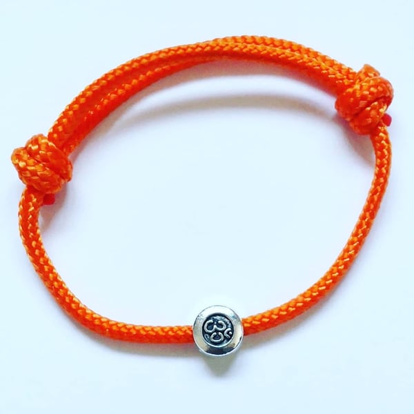 Om Bracelet. Yoga Buddha Small Design Charm on Paracord, simple hardwearing Repu