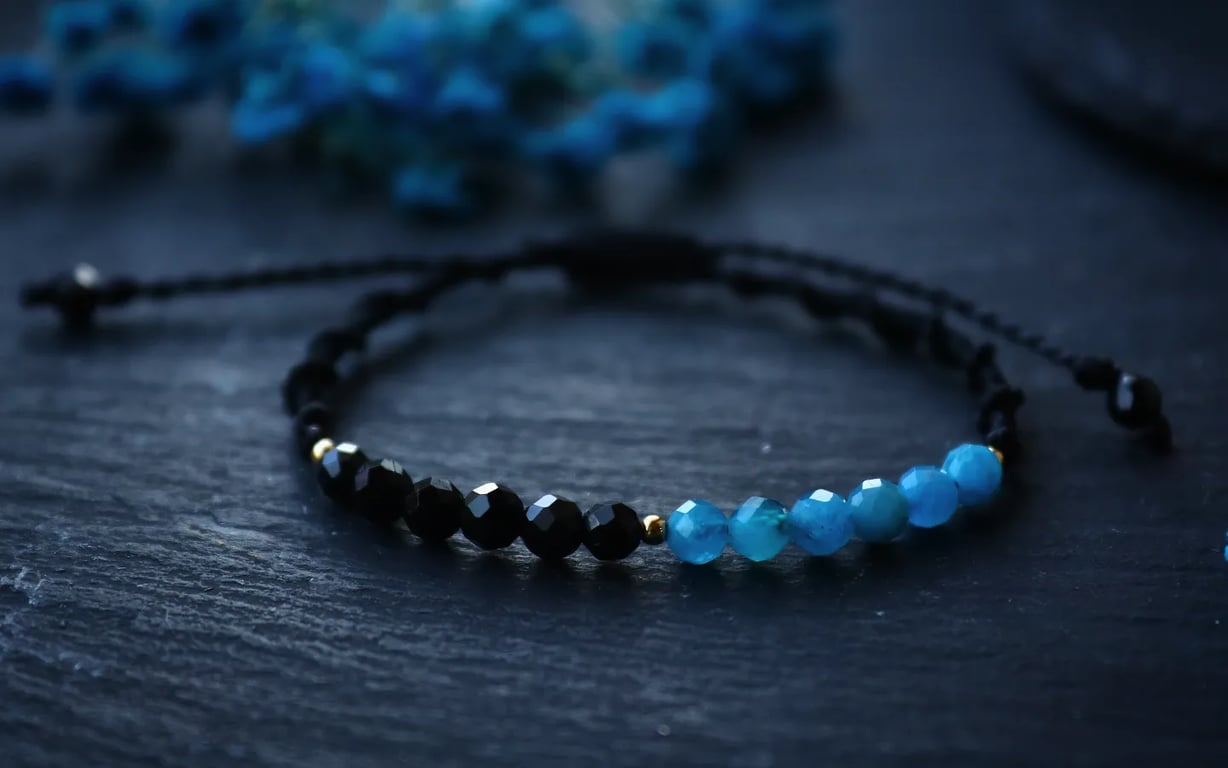 Women's bracelet with Apatite and Black Tourmaline 