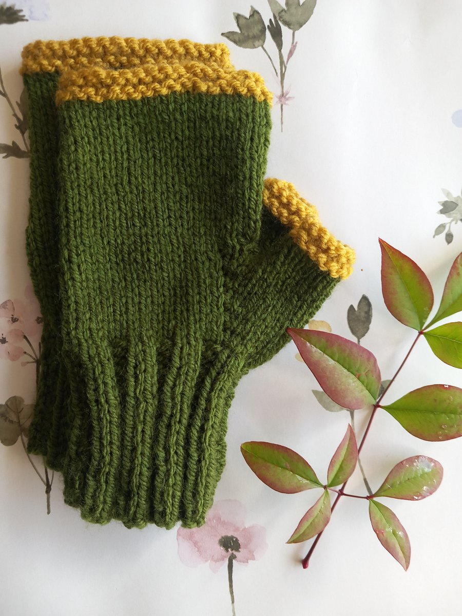 Hand knitted fingerless mittens medium