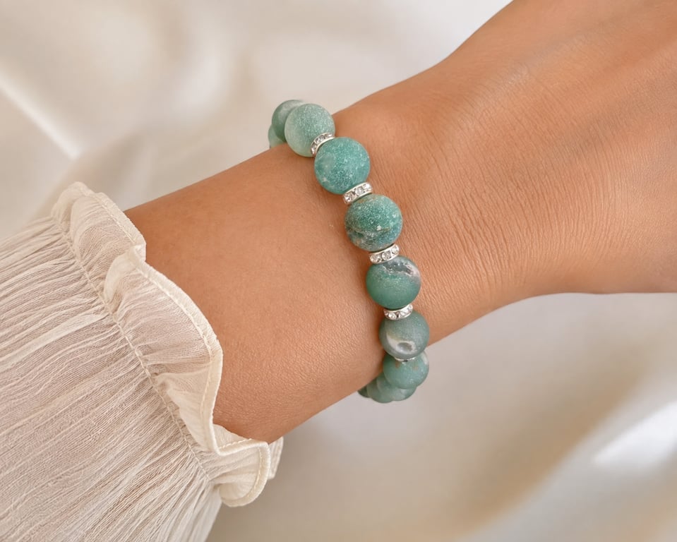 Large druzy stones stretchy bracelet in green with inclusions