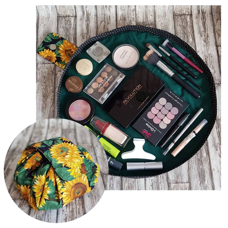 Sunflower Lay Flat Makeup Bag - Round Drawstring Cosmetic Organiser