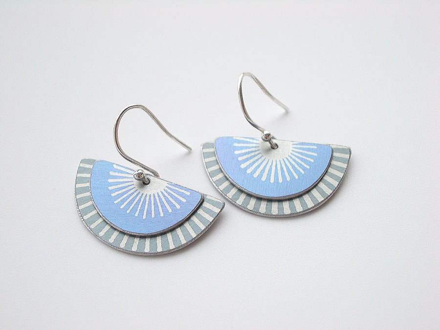 Fan earrings in grey and blue with sunburst pattern