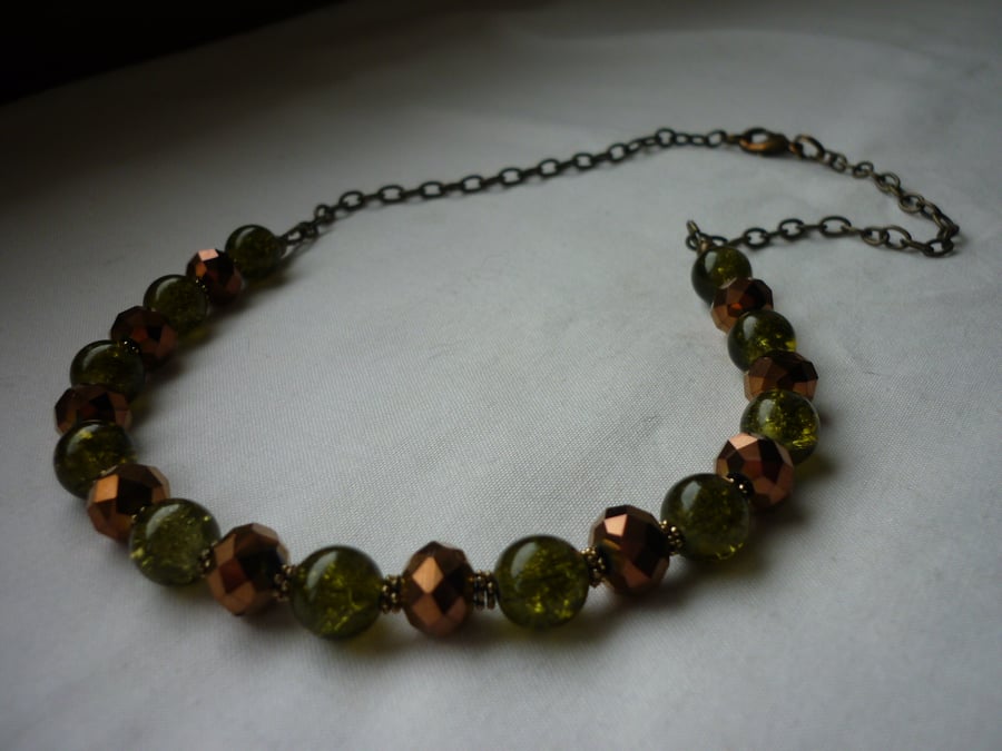 DARK OLIVE GREEN AND BRONZE NECKLACE.  