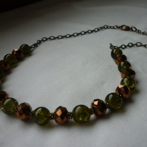 DARK OLIVE GREEN AND BRONZE NECKLACE.  