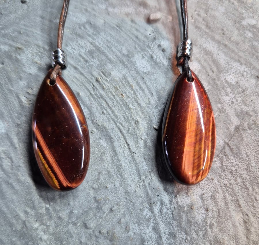Red Tiger iron Teardrop Pendants