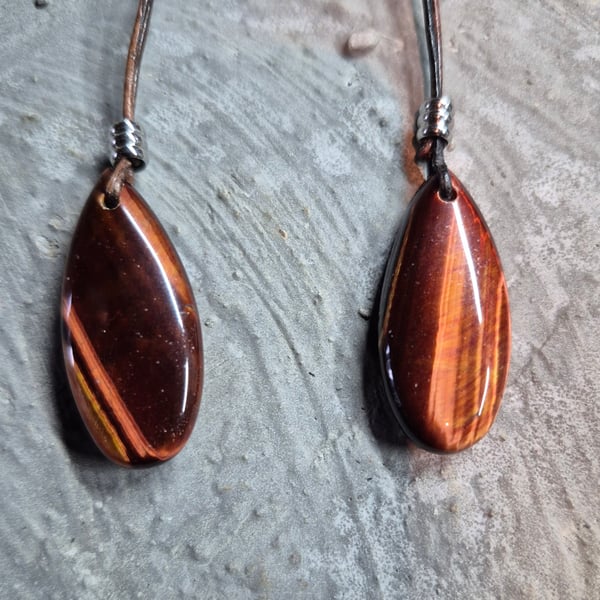 Red Tiger iron Teardrop Pendants