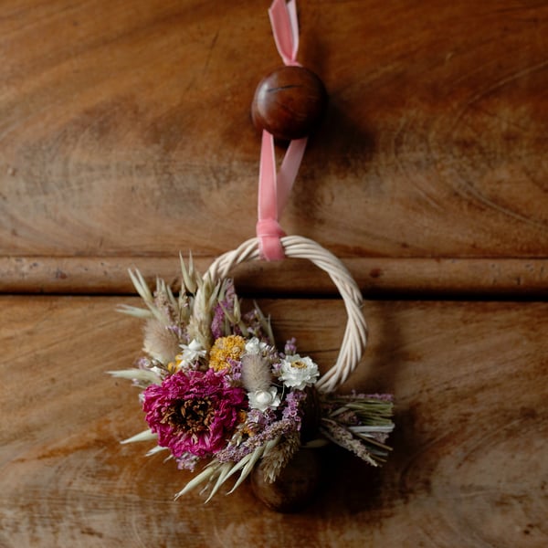 Mini pink dahlia dried flower gift wreath