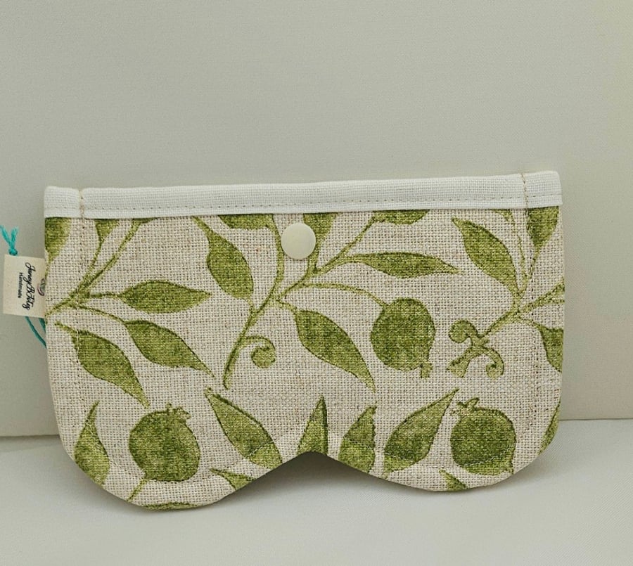 Glasses case in William Morris fabric.