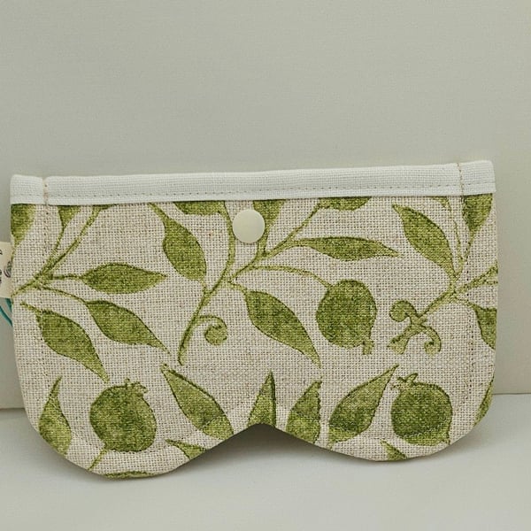 Glasses case in William Morris fabric.