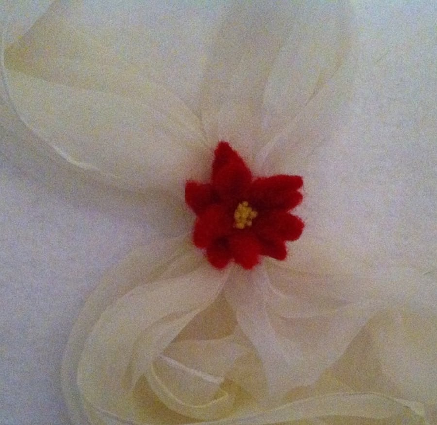 Scarf Clip (poinsettia)