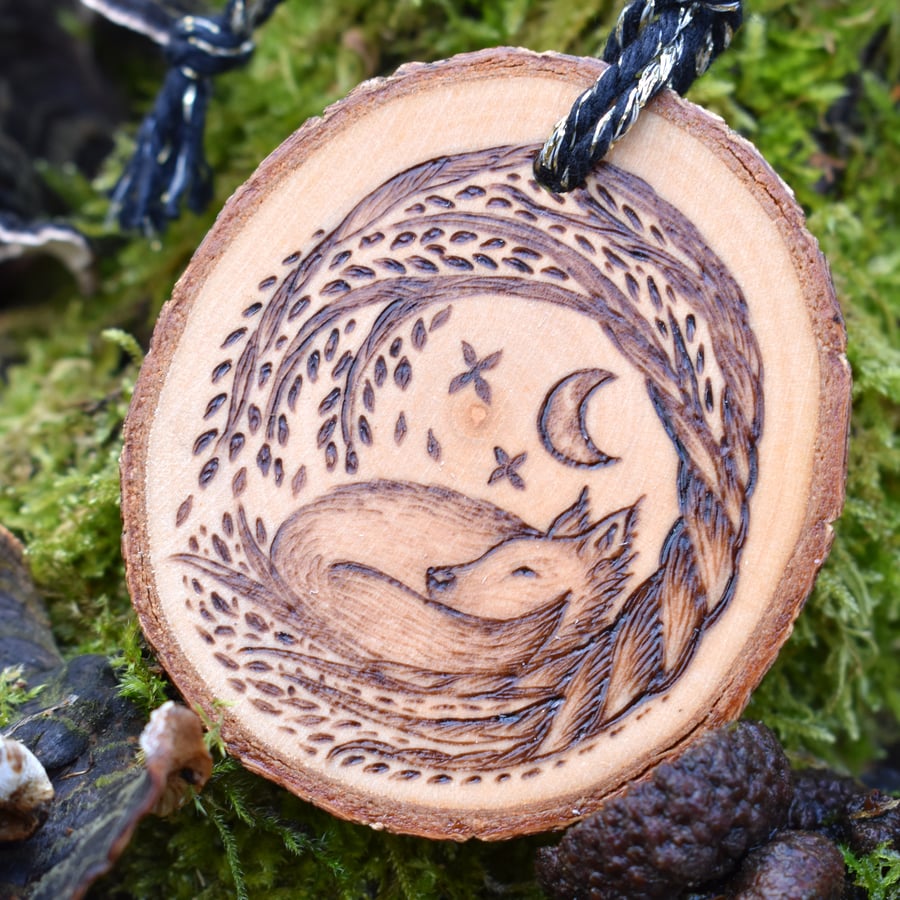 Snooze under the Moon. Pyrography Fox and tree hanging disc, personalisable.