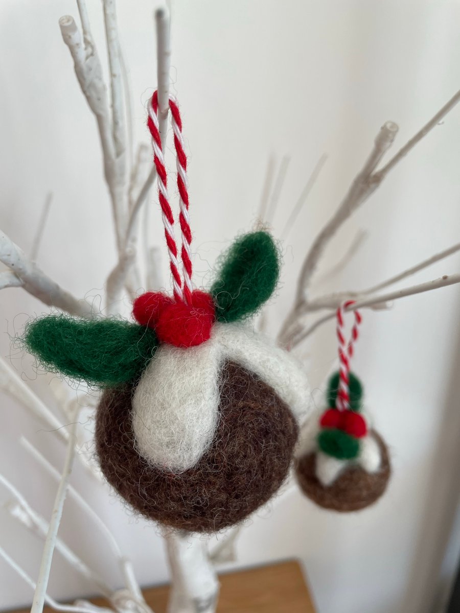 Needle Felted Christmas Pudding Ornament – Handmade Christmas Decoration