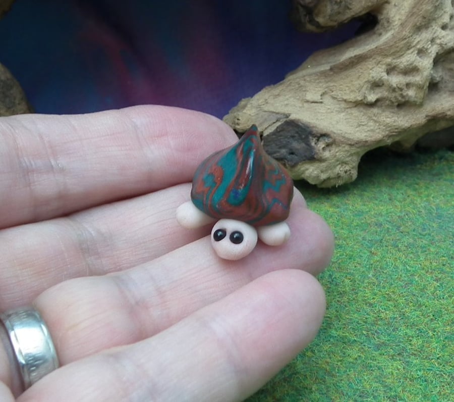 Tiny variegated tortoise 'Lenni' OOAK Sculpt by artist Ann Galvin Gnome Village