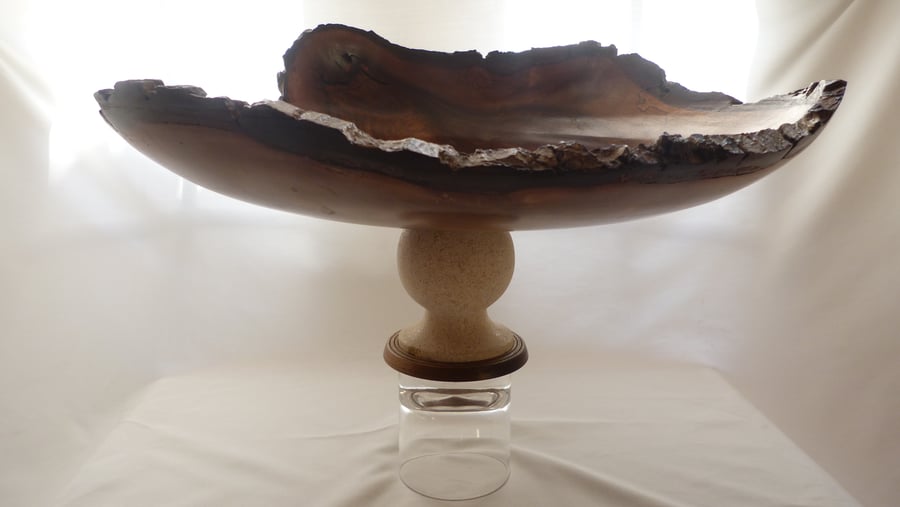 LARGE  WALNUT  CENTRE  PIECE  BOWL