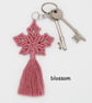 macrame maple leaf keyring - Image 3