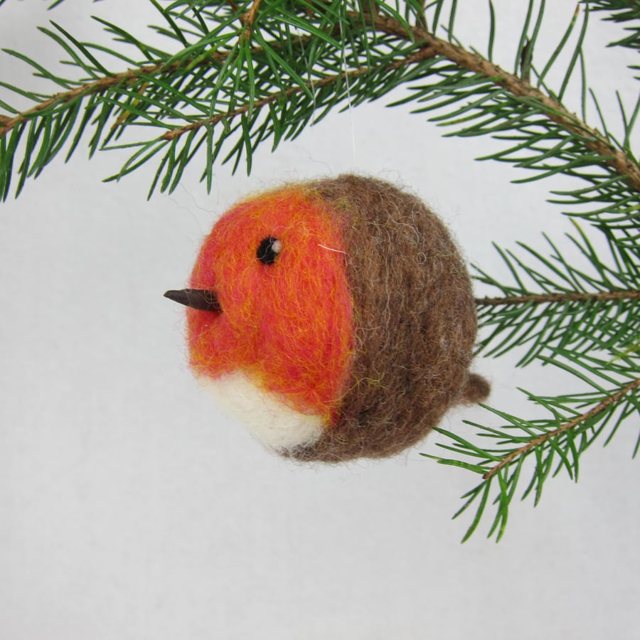 Needle felted robin bauble