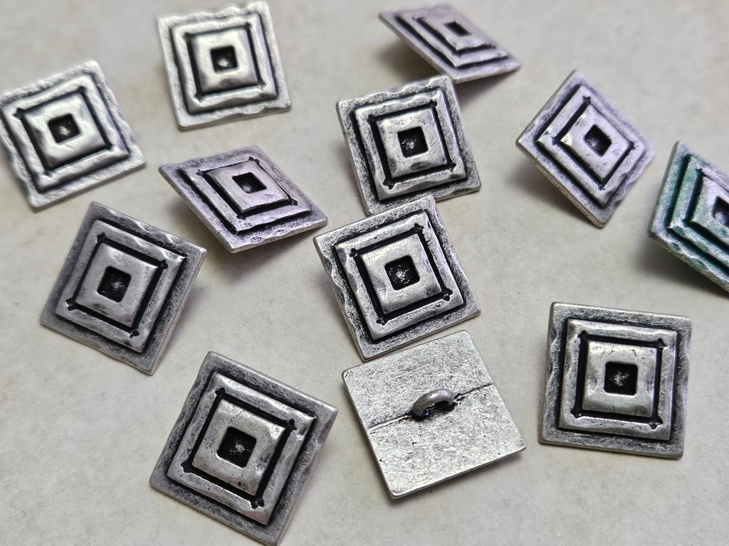 27mm 42L Rare Square Buttons Antique Silver (19 x 19mm) x 3 Buttons
