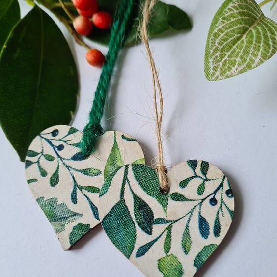 2 gift tags green foliage wooden decoupage decorations 2 string colours
