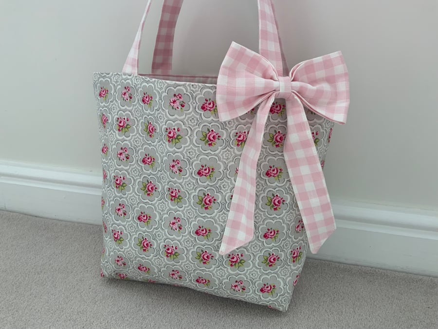 Fabric Tote Bag with Bow, Beach Bag, Handbag, Travel Bag, Work Bag, Floral