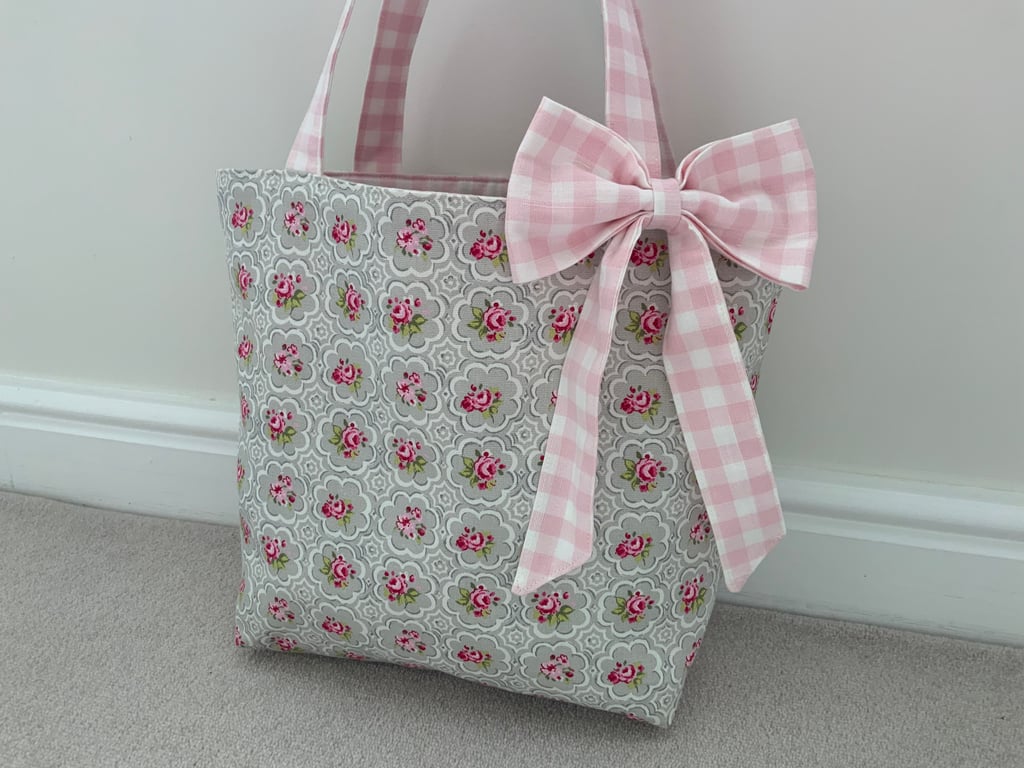 Fabric Tote Bag with Bow, Beach Bag, Handbag, Travel Bag, Work Bag, Floral