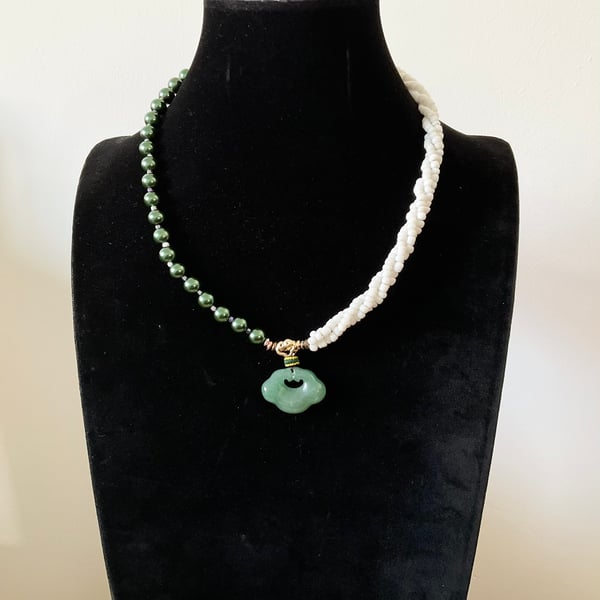 Handcrafted Natural Green Agate Ru Yi Pendant Necklace