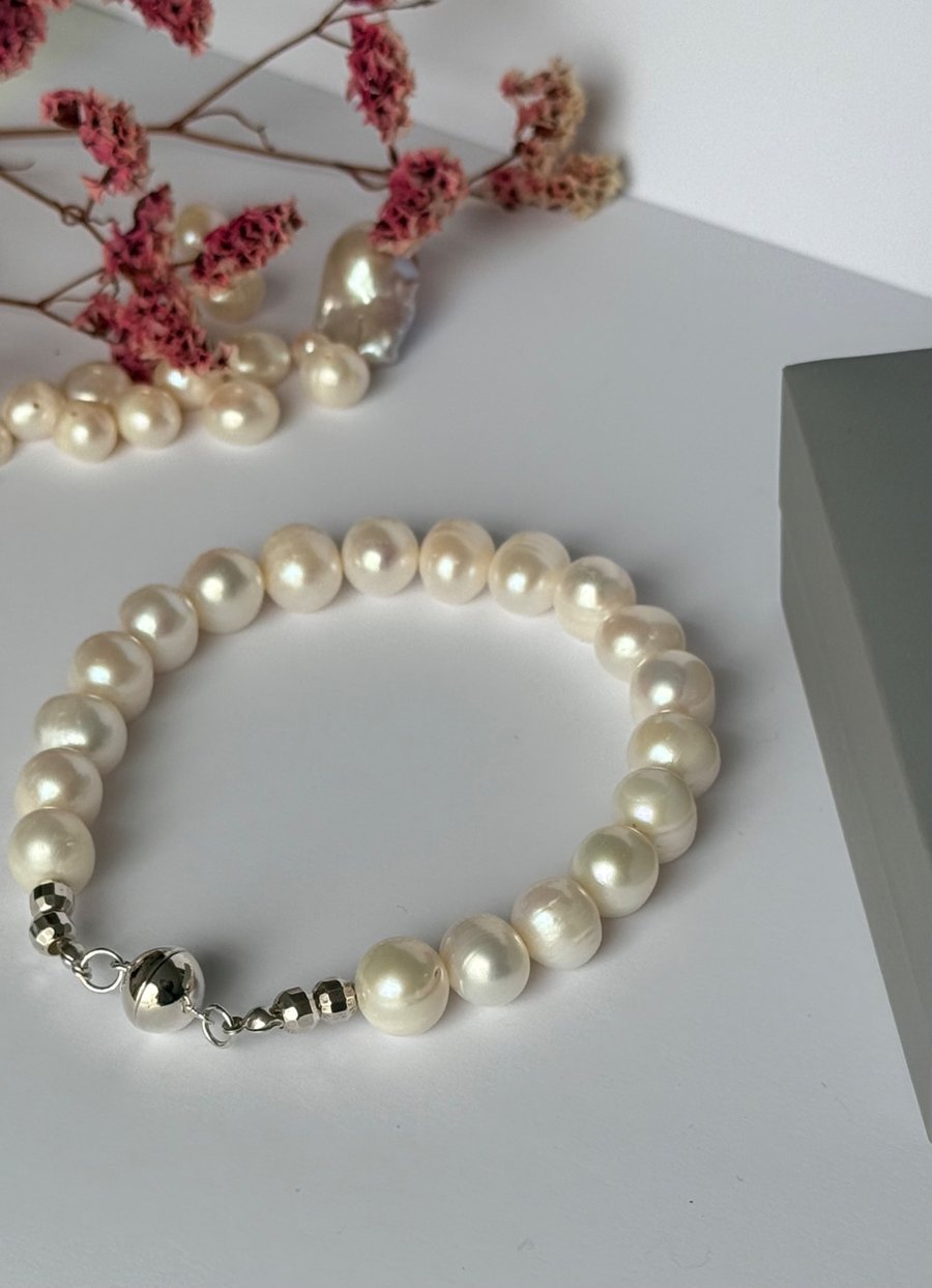 FRESHWATER CULTURED PEARL BRACELET