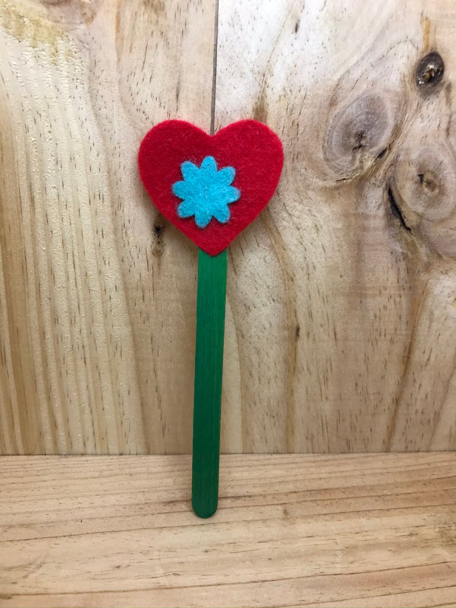  Heart Bookmark. (045)