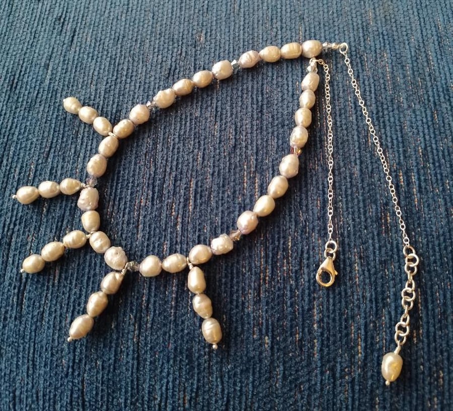 Pearl spiky necklace