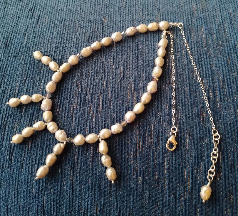 Pearl spiky necklace