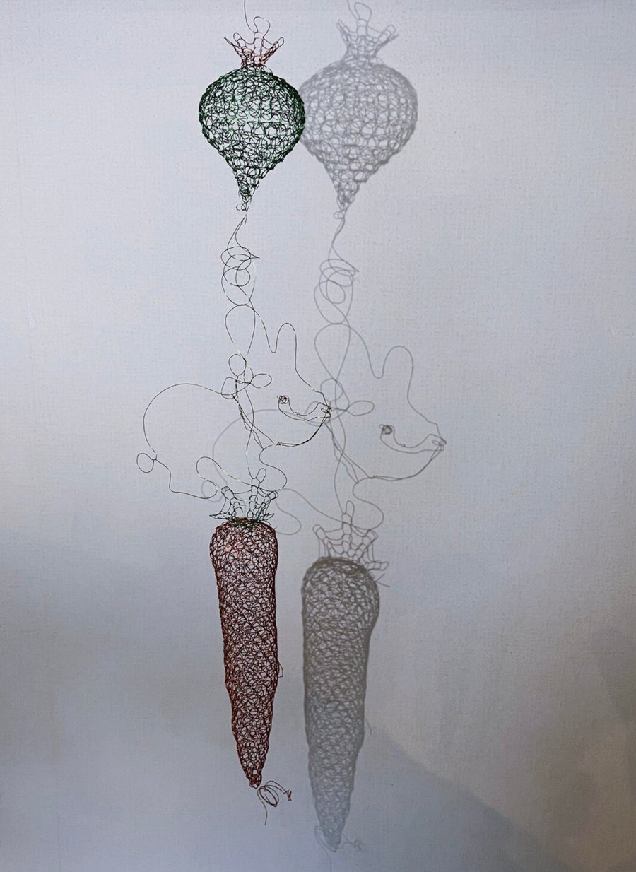 Customized personalised Colorful copper wire sculpture - wire rabit with carrots