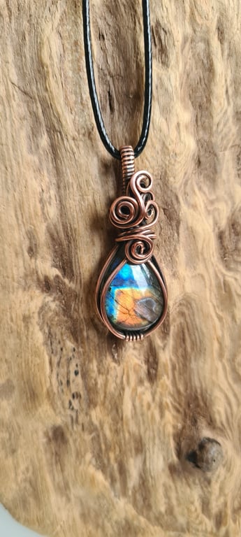 Multicoloured Natural Labradorite Copper Necklace Pendant Gift Crystal Jewellery