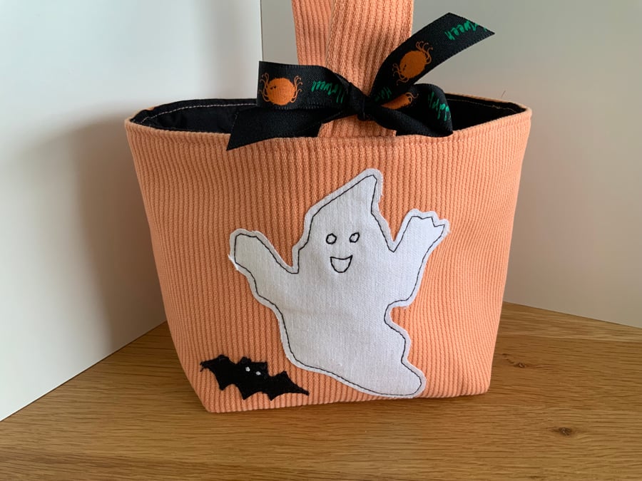 Halloween Fabric Basket, Halloween Bag, Trick or Treat Bag, Childrens Bag