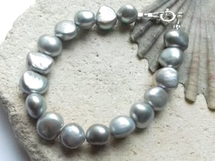 Boho Grey Freshwater Pearl Bracelet - 10-11mm pearls