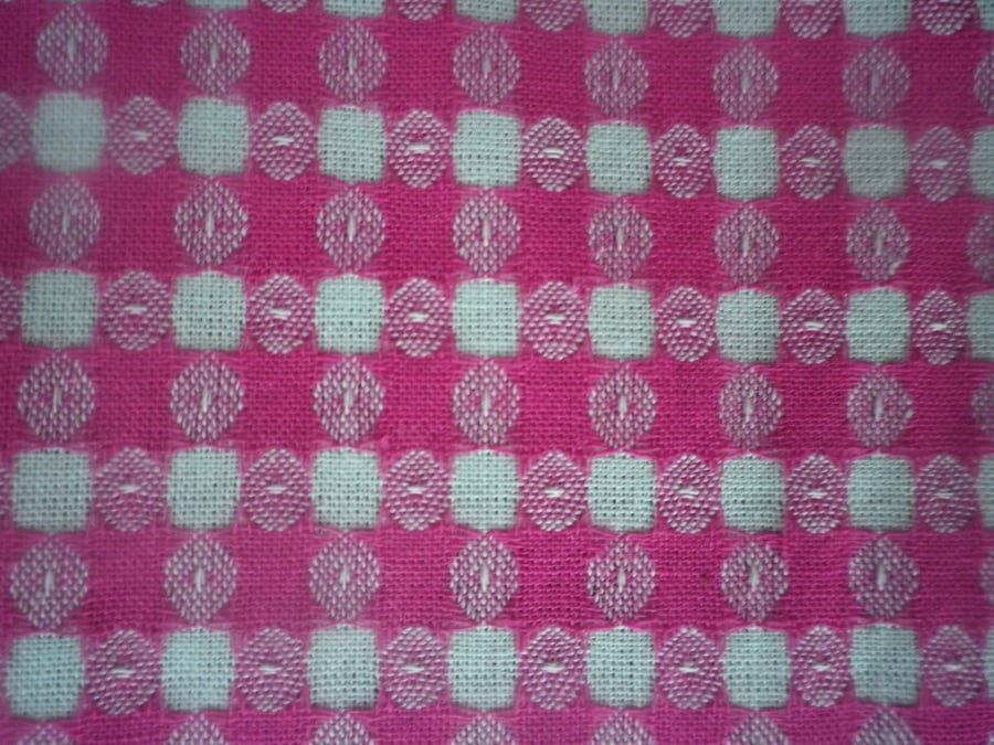 Fat quarters  pink and  white honeycomb design cotton rich 50x70cm free shipping