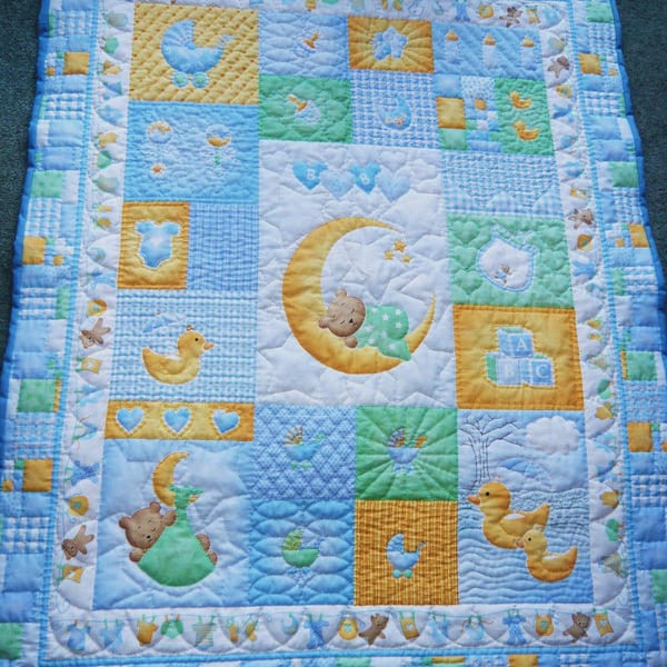  cot quilt    Hand quilted (Sweet Dreams)