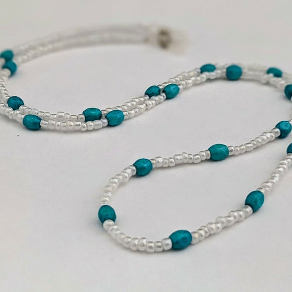 Turquoise and white beaded sunglasses cord