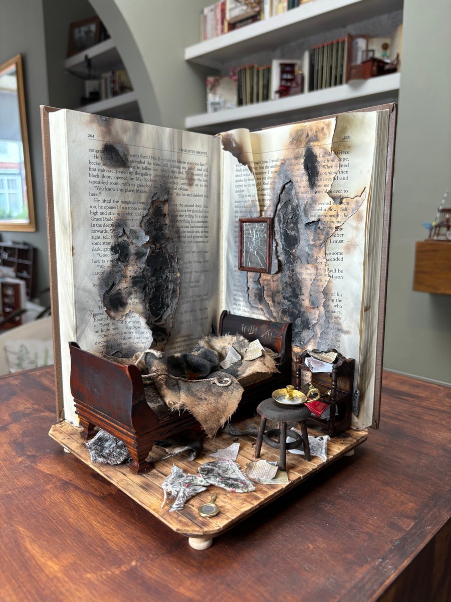 Jane Eyre by Charlotte Brontë Book Nook