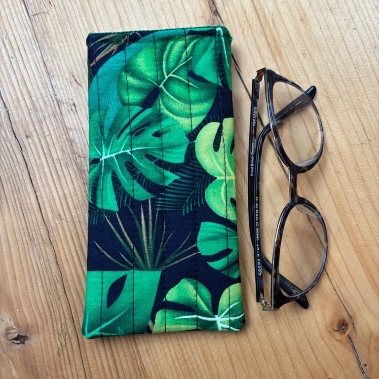 Leaf Print Quilted Fabric Glasses Case