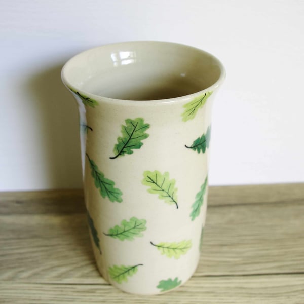 Large Vase - Green Oak Leaves, Pattern