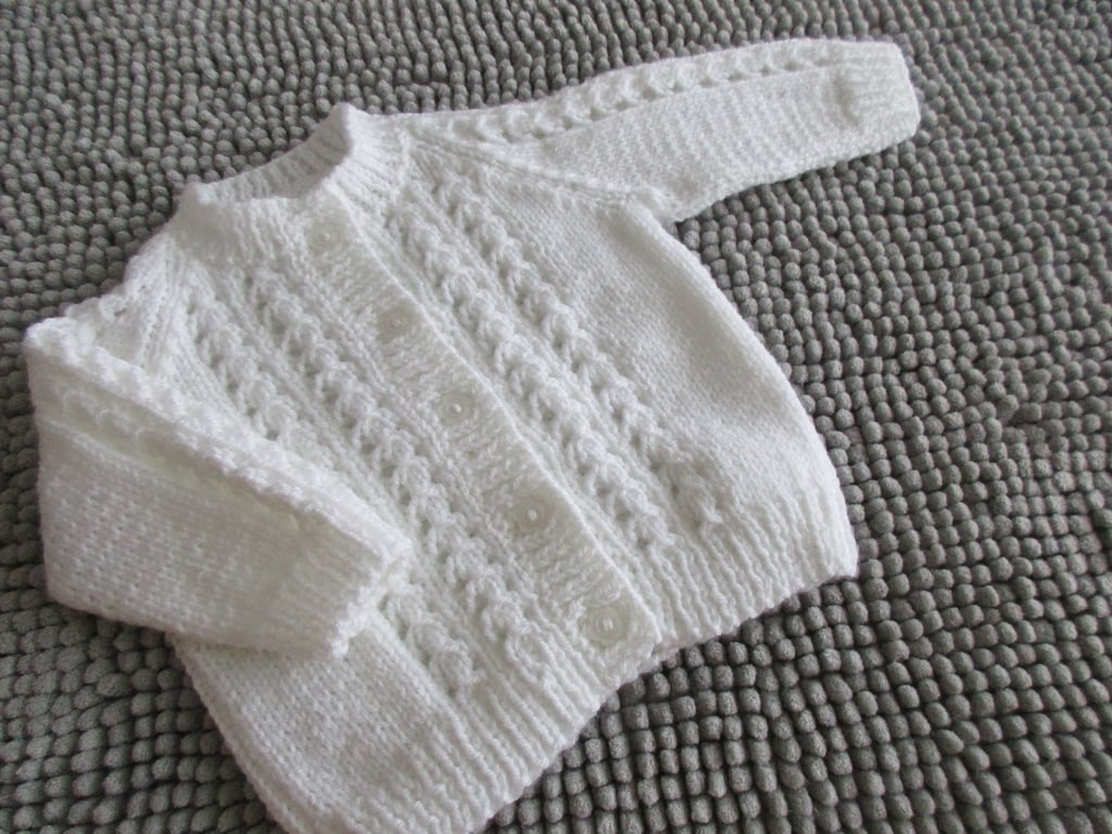 16" Patterned Round Neck Cardigan (White)