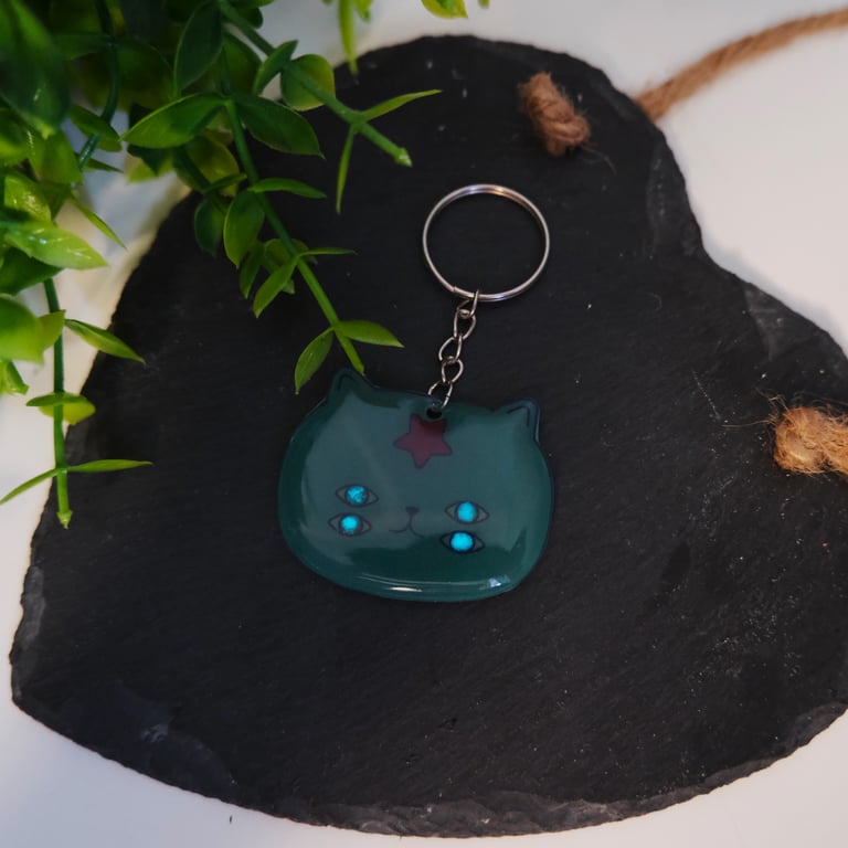 Mystic Cat Resin Keyring With Glow In The Dark Features