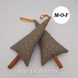 Cinnamon tree hanging pair in grey with gold stars. 